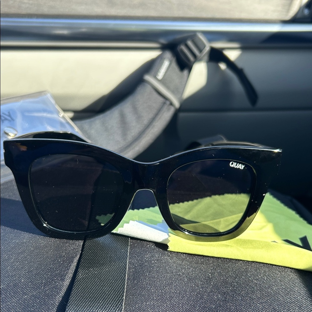 Quay After Hours Sunglasses - Picture 4 of 5